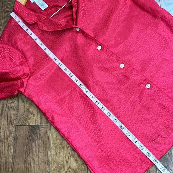 NATORI 2 piece pajama set size LARGE red silky pajama pants and button down top - Picture 9 of 13